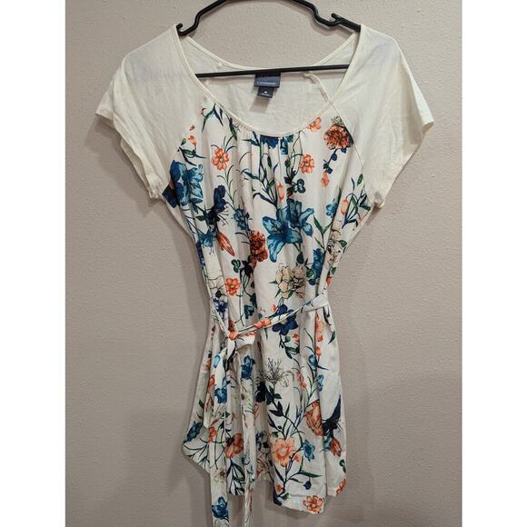 Oh Baby By Motherhood Tops - Pretty cream and floral print tie back blouse by Oh Baby! by Motherhood, M